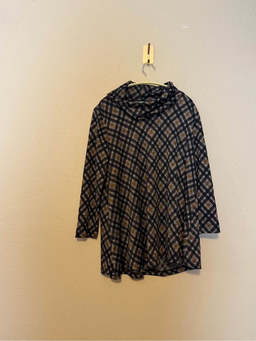 John Mark Cowl Neck Tunic Top Button back Detail Size Medium